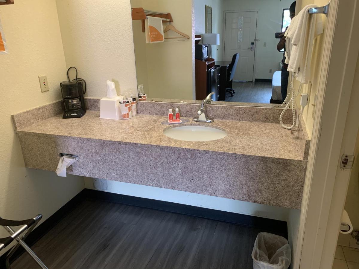 Econo Lodge Дотан Экстерьер фото